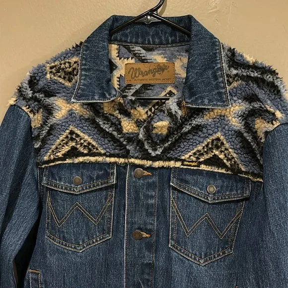 Wrangler Blue Denim Jacket with Patterned Collar - Picture 2 of 7
